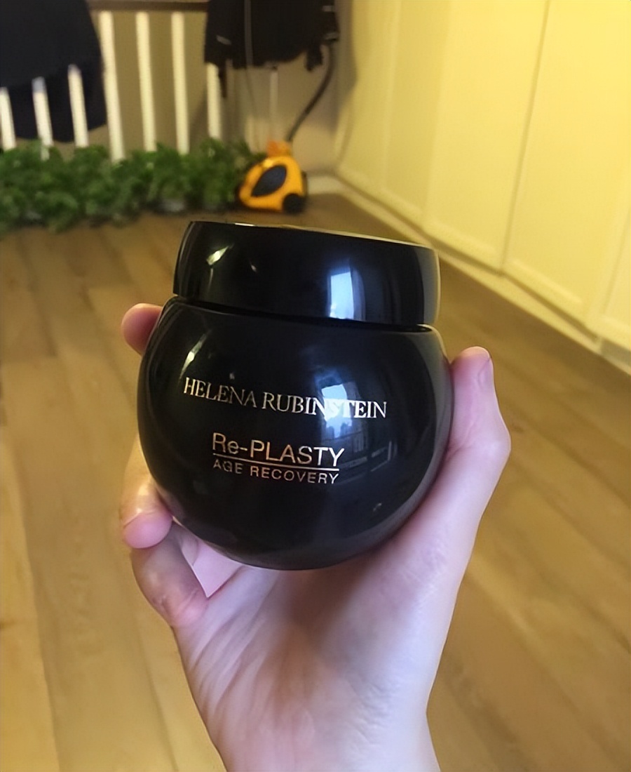 赫莲娜绿宝瓶和娇兰哪个更抗老,赫莲娜和海蓝之谜和娇兰哪个抗老