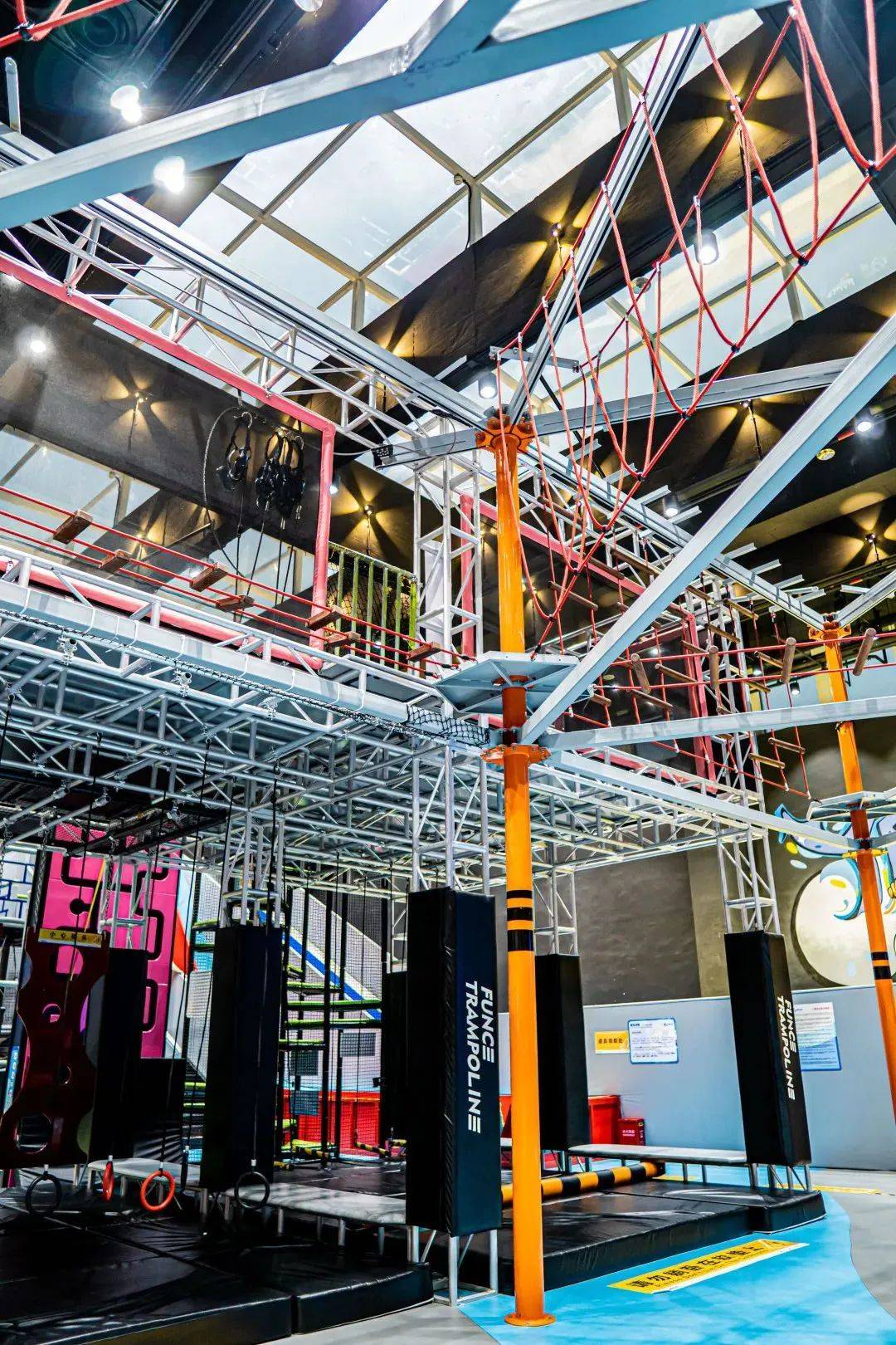 499元蹦床公园,5000平蹦床公园