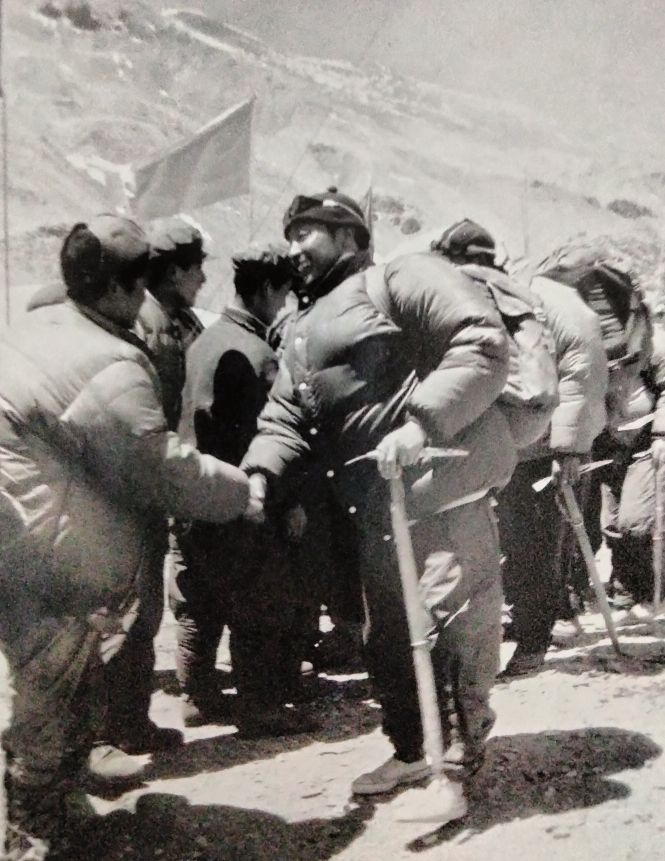 1960年中国登山队登顶珠峰人员,中国登山者登珠峰遇难