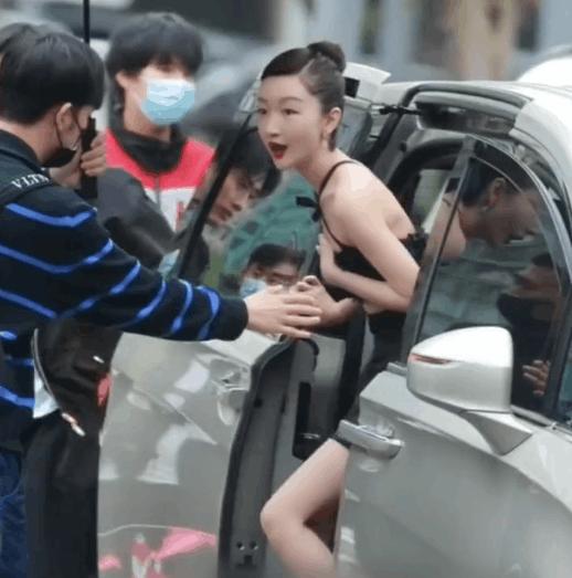 姚晨红毯造型翻车盘点,姚晨红毯奇葩