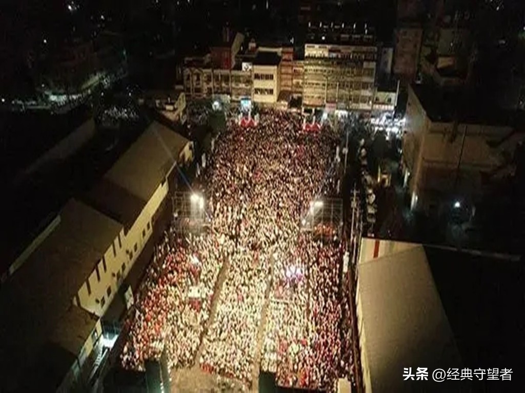 台湾基进*党**在国庆节公然损毁五星红旗，统一之后势必要严惩不贷