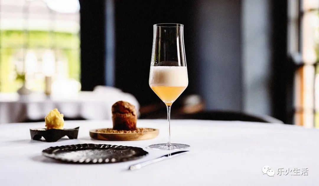 上海开业10个月获米其林餐厅,巴黎开业20年的米其林三星餐厅