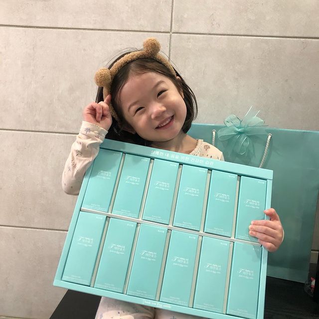 最近超火的可爱小女孩表情包,小女孩可爱萌表情包