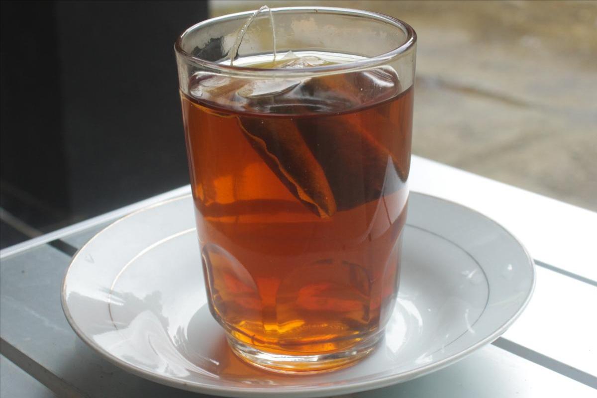 肠胃不好的人喝红茶还是喝绿茶,肠胃不好的人喝咖啡好吗