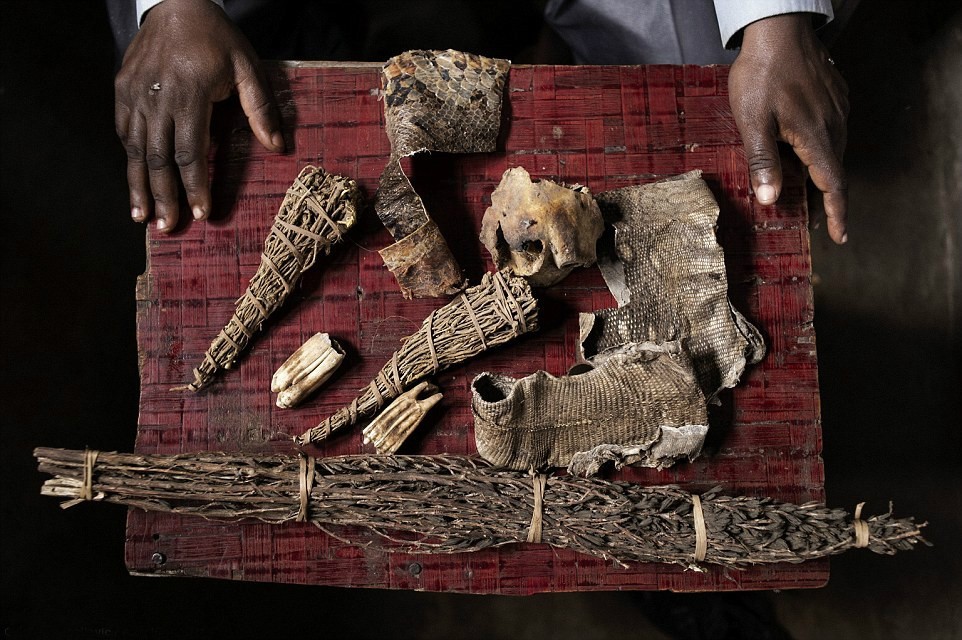 非洲版“唐僧”：血液堪比黄金遗骸可卖上百万，警方束手无策