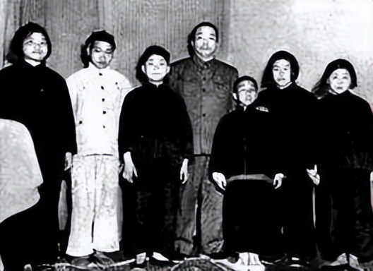 一生无儿无女的彭德怀,逝世后留下的48000元遗产都分了谁?