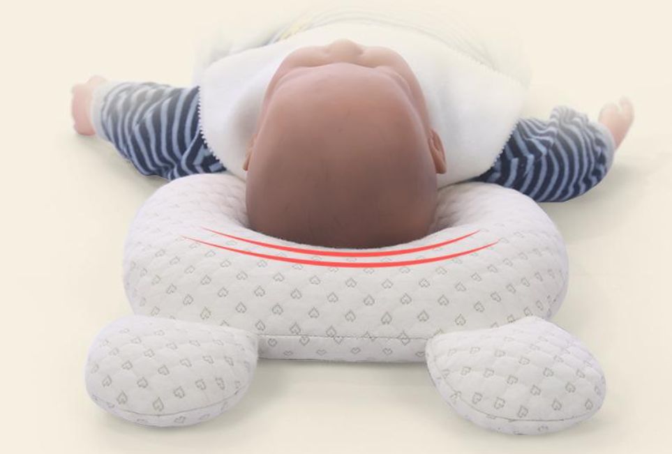 宝宝趴在枕头上对脊椎不好吗,宝宝能抱着睡吗会影响脊椎发育吗