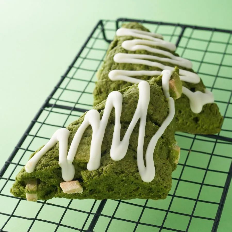 星巴克专场！杨幂上花少当见面礼，与匡威合作的断货系列再次上线