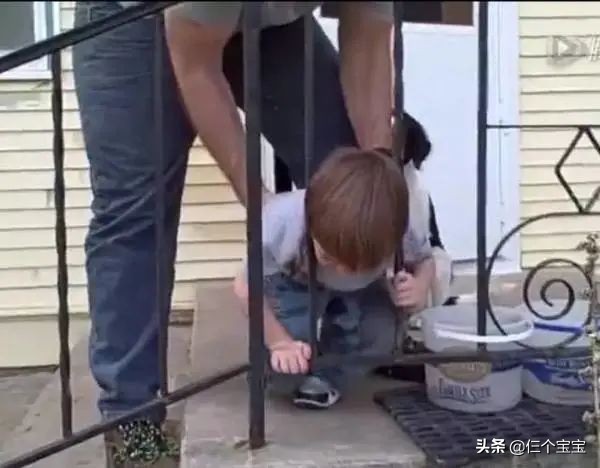 为什么小孩子喜欢抠洞,为什么小朋友喜欢抠肉刺