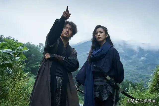 网飞又放大招，韩国开年票房冠军，海盗版夺宝奇兵，不愧顶级*片爽**