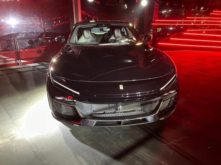 2023款法拉利prosangue高清图片,2024款法拉利purosangue灰色