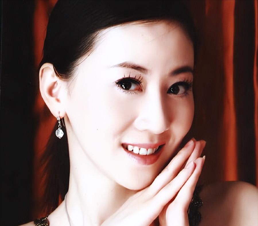 19年后再看汤加丽，为艺术献身成史上第一位人体模特，她做错了