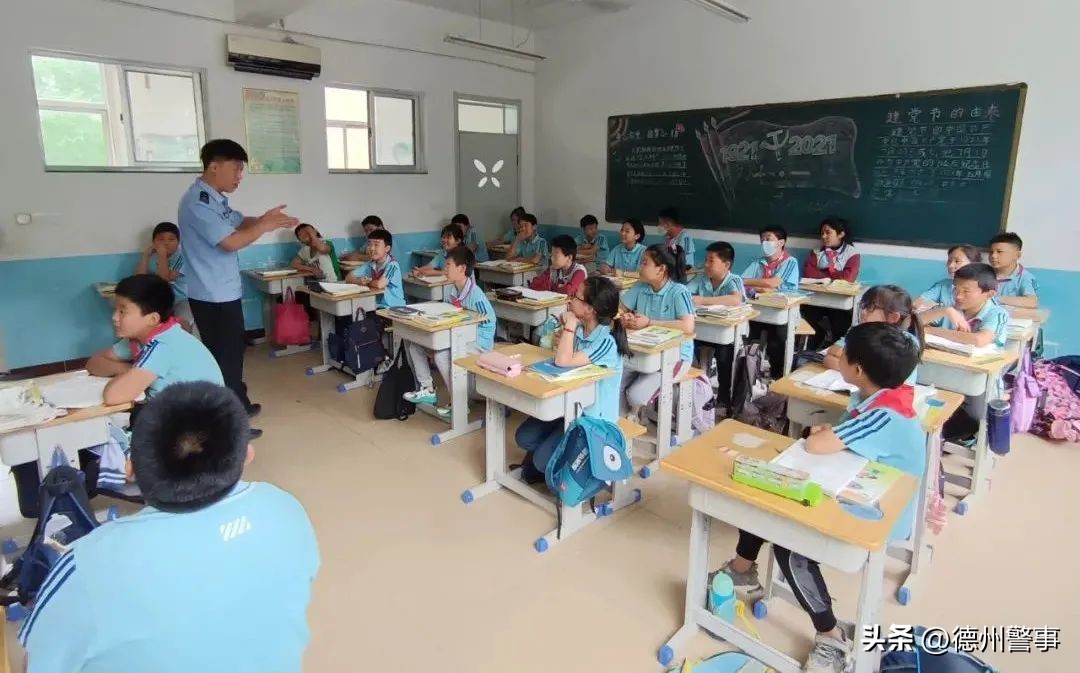 跟着警察去抓酒驾,跟着警察叔叔去出警