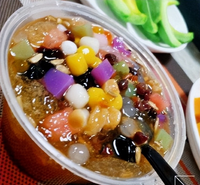 一碗冰粉19元被顾客吐槽,一碗冰粉19元网友直呼被刺到了