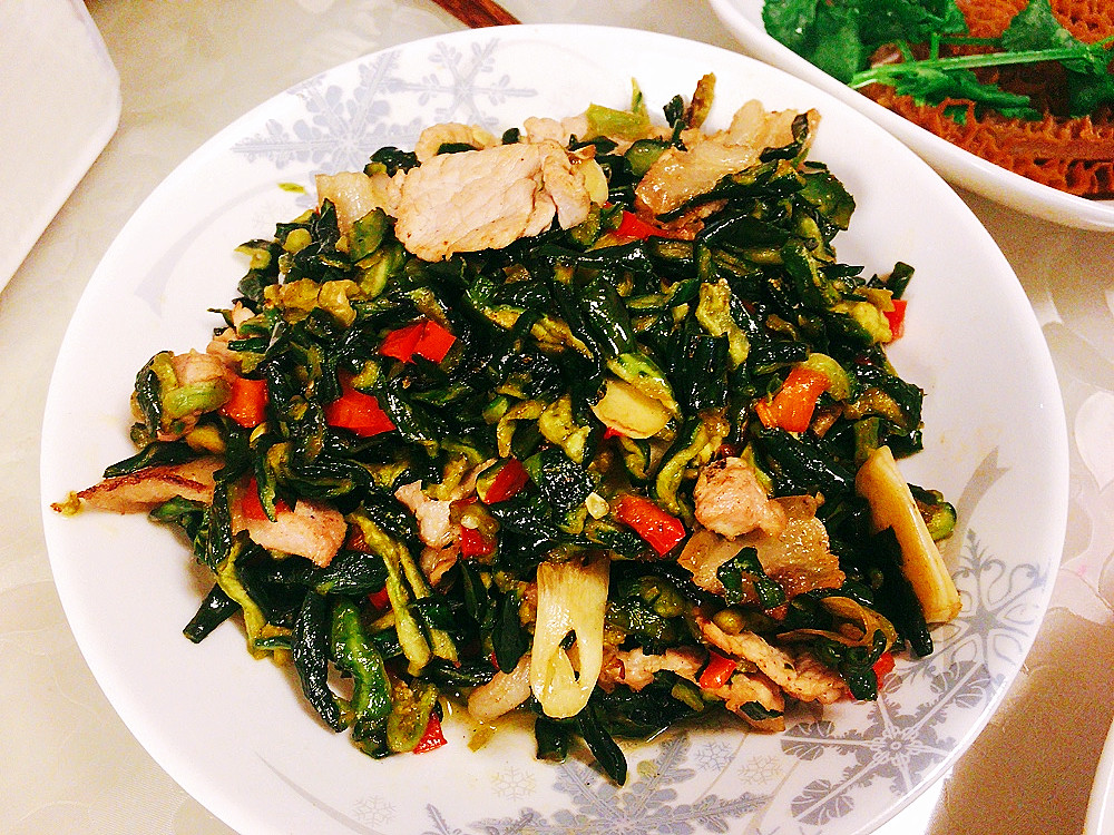 闺蜜来我家花五十元做了三菜一汤,闺蜜来家里做三菜一汤