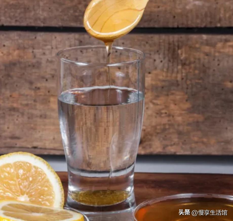 如何用最简便的方法辨别真假蜂蜜,纯天然蜂蜜0添加真假辨别方法