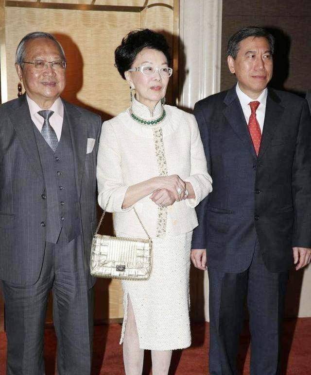 她是香港铜锣湾“主人”，一年光租金就25亿，家族是TVB前东家