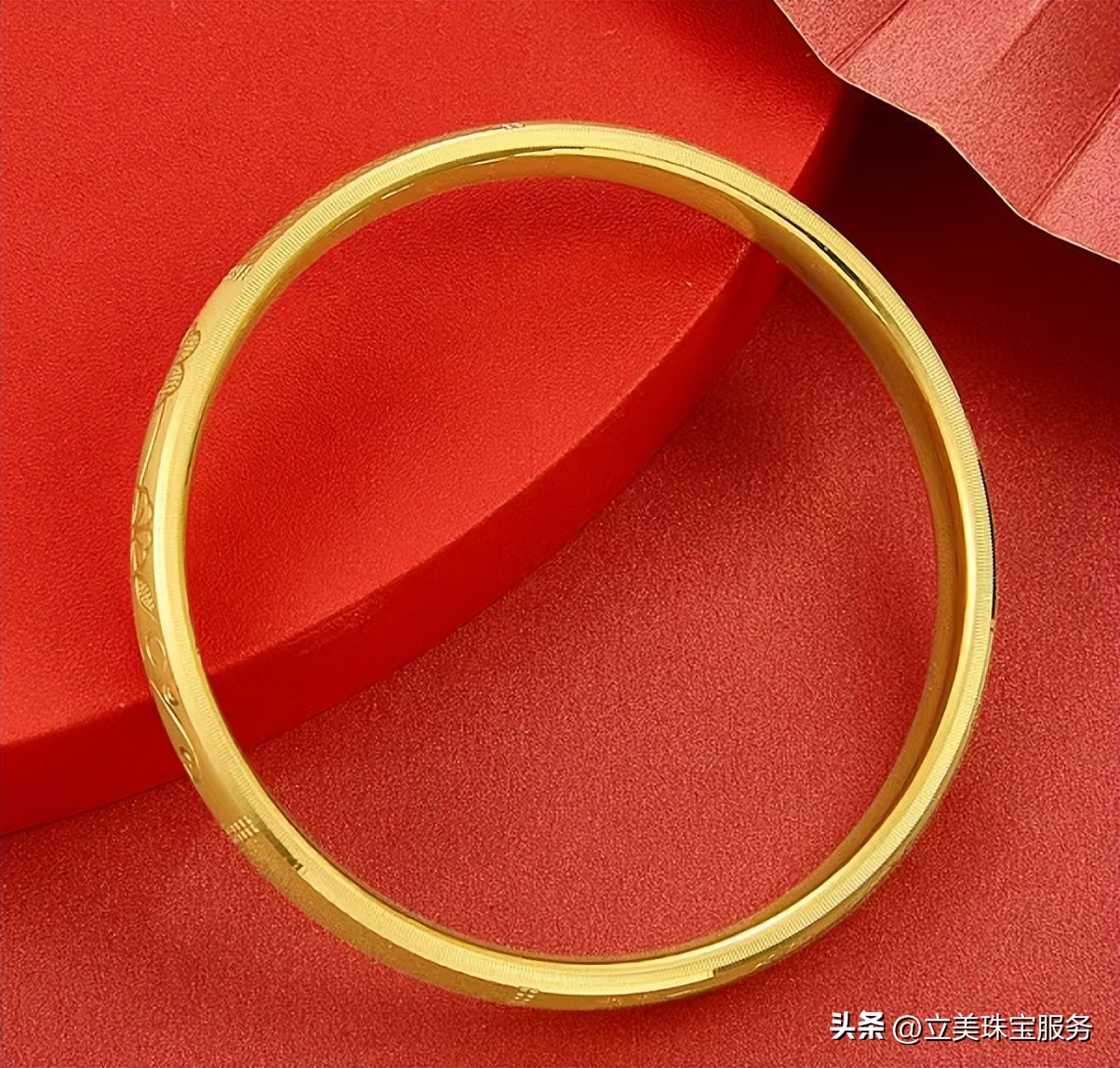 买金手镯怎么选不被店员坑,金手镯买多重不容易变形