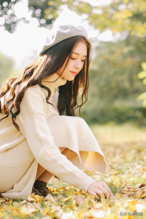 异域风情丝巾拍照姿势大全,如何搭配丝巾拍照姿势好看