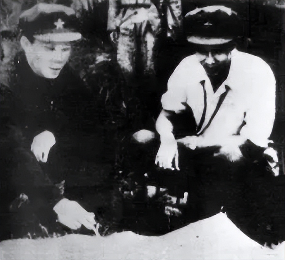 琼崖纵队与解放军会师片段,孤岛上的解放军