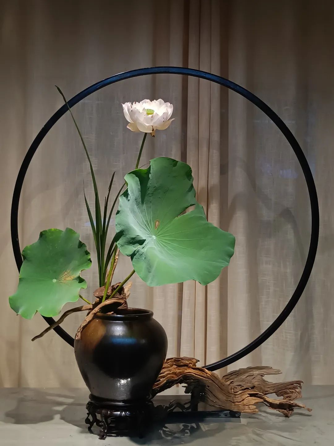 日本顶级禅意插花荷花,日式荷花插花