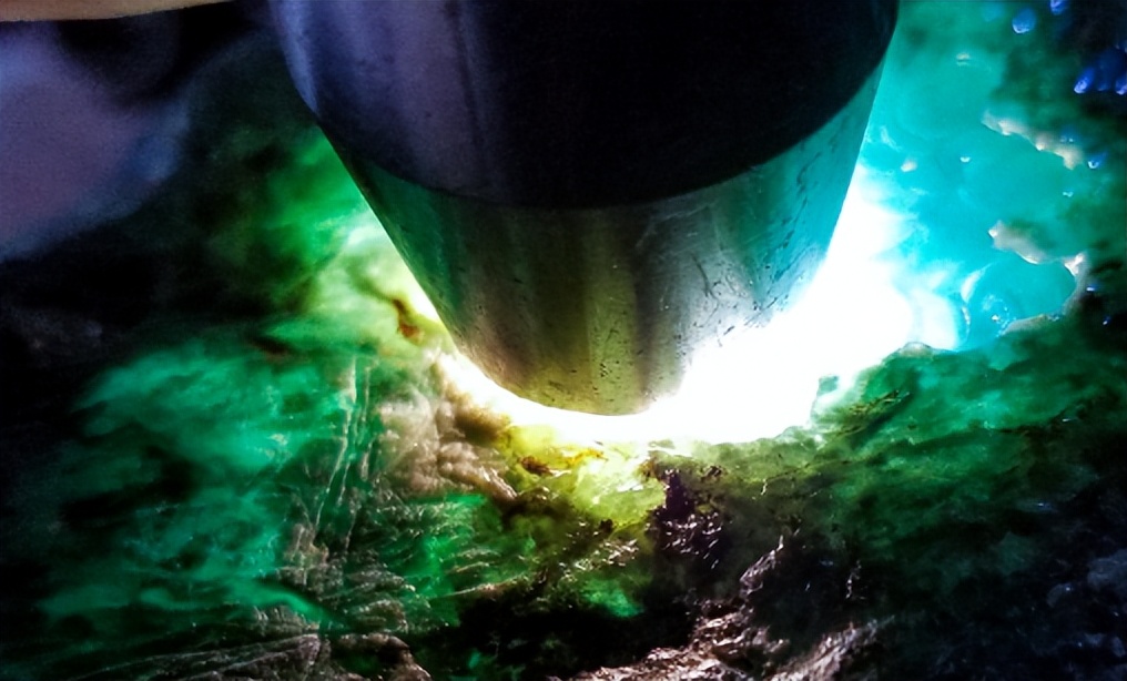 担心买到假翡翠,想买翡翠手镯又怕被坑怎么办