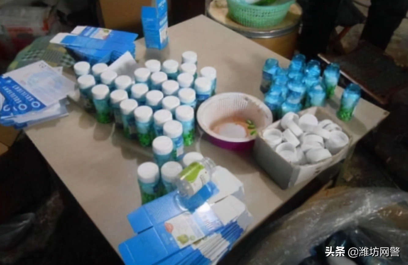 被*肥药减**榨干的中国女孩，背包里塞满了成人纸尿裤