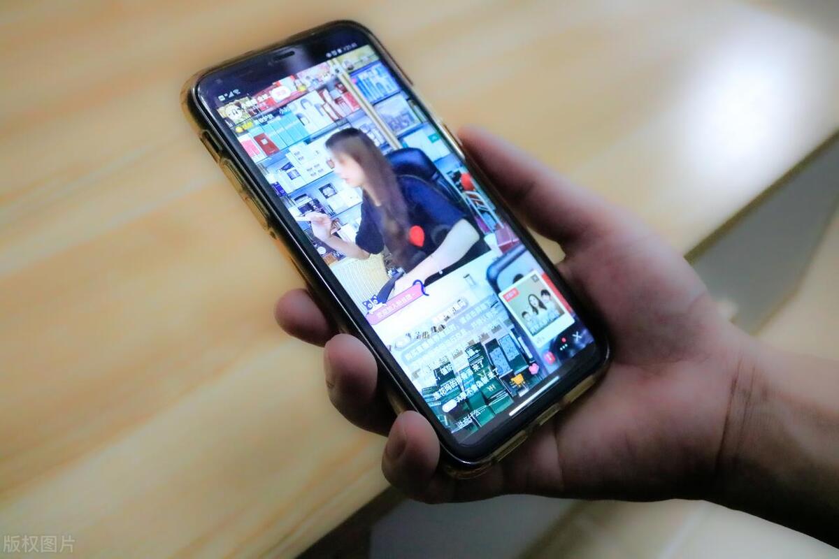 消费降级下什么行业赚钱,消费降级的条件下的商业模式