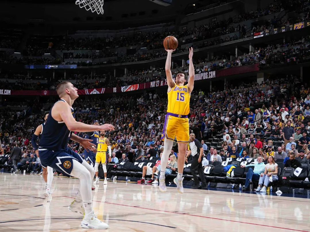 里夫斯官宣,里弗斯签约雄鹿