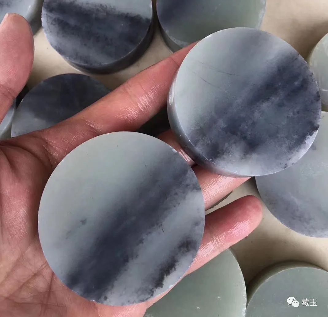 为什么有的和田玉青花特别便宜,和田玉青花什么样的价格高