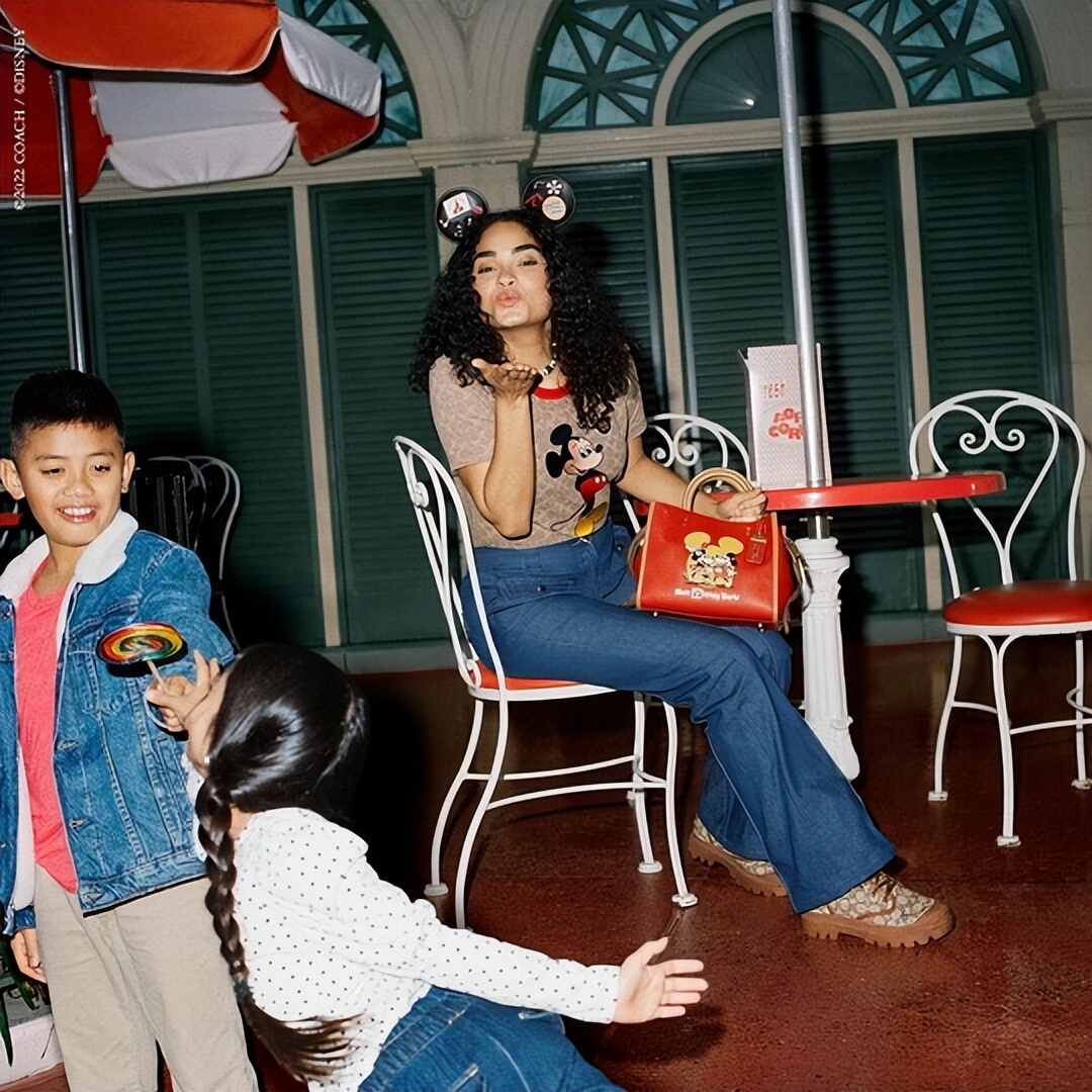 coach和迪士尼联名包米奇,coach双肩包迪士尼联名二手