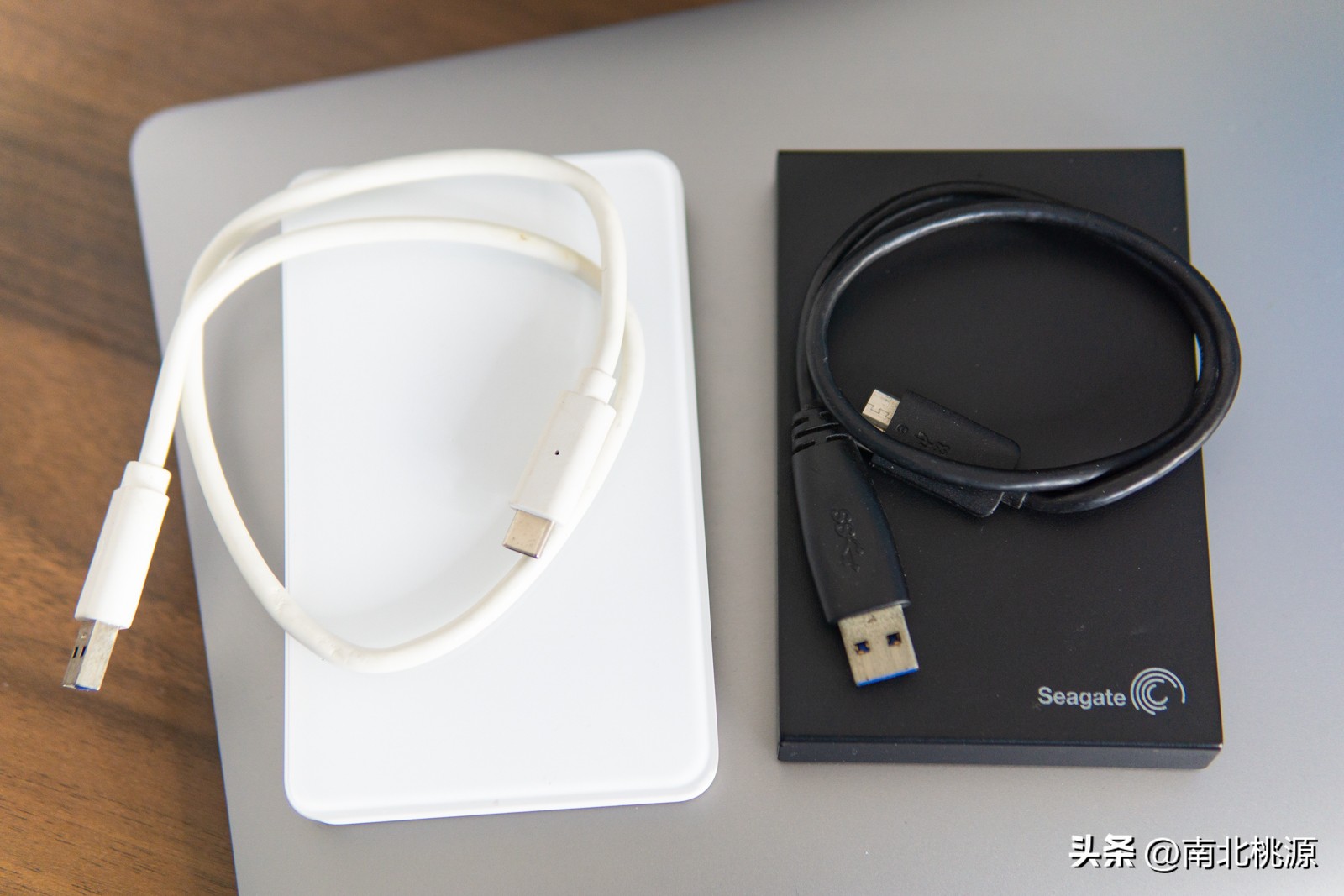 传输速度快的移动固态硬盘,耐用颜值高传输快的移动固态硬盘