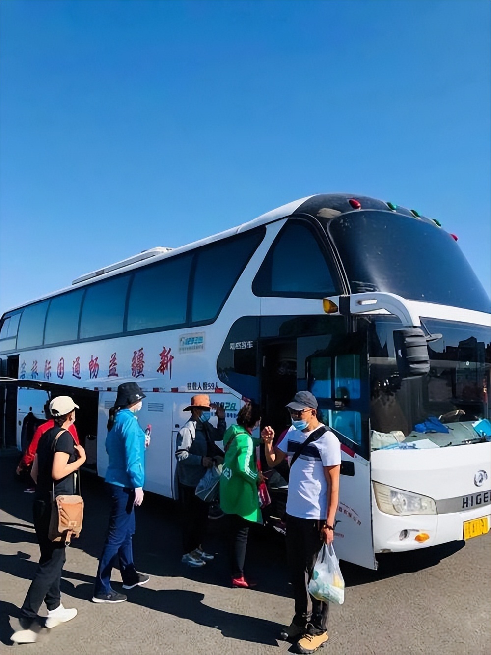 48岁导游中暑后去世,北京导游中暑身亡事件