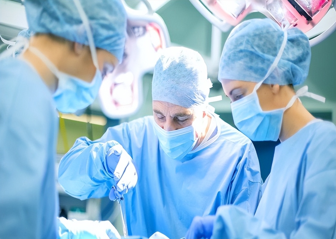 阑尾炎症状表现有哪些要做手术吗,阑尾炎的位置症状表现和治疗方法