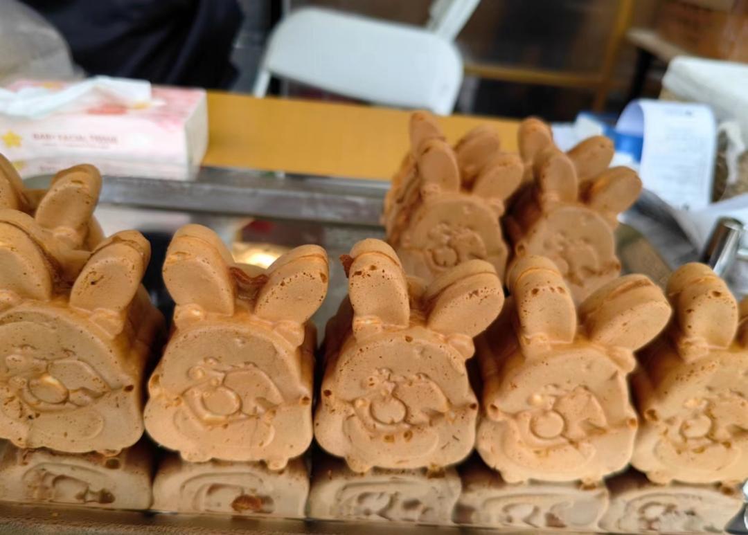 逛吃逛吃！“特种兵式旅游”打卡龙华庙会中的非遗元素