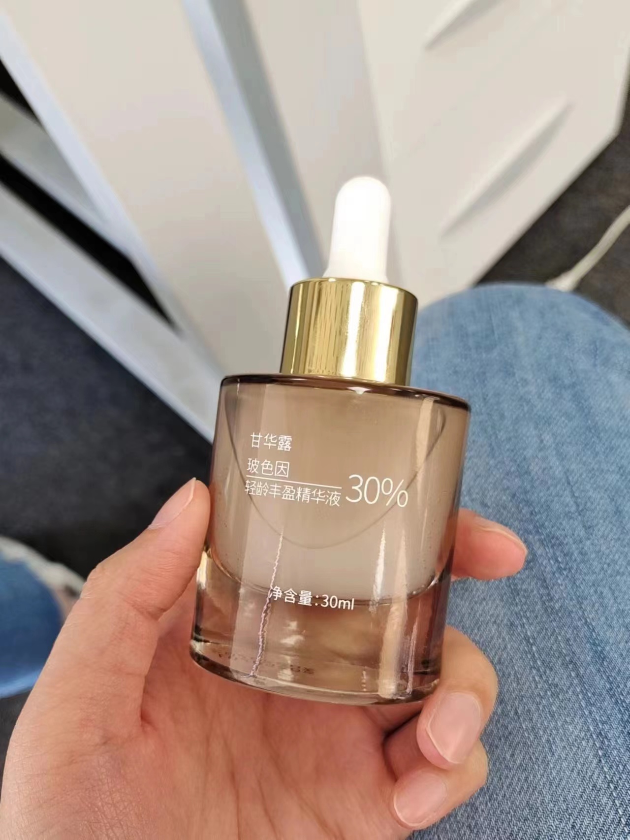 40岁皮肤护理只用精华和面霜,30岁的女性擦什么面霜比较好