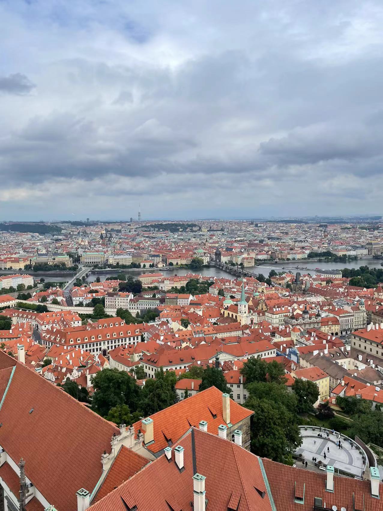 乌克兰几百万难民背井离乡,400万乌克兰人