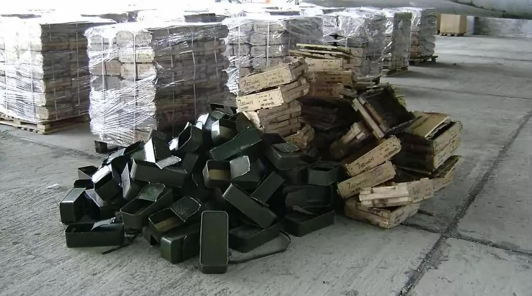 美国*伤杀**性*器武**赴台！台媒彻底“飘了”，嚣张放言称：敢打第一枪