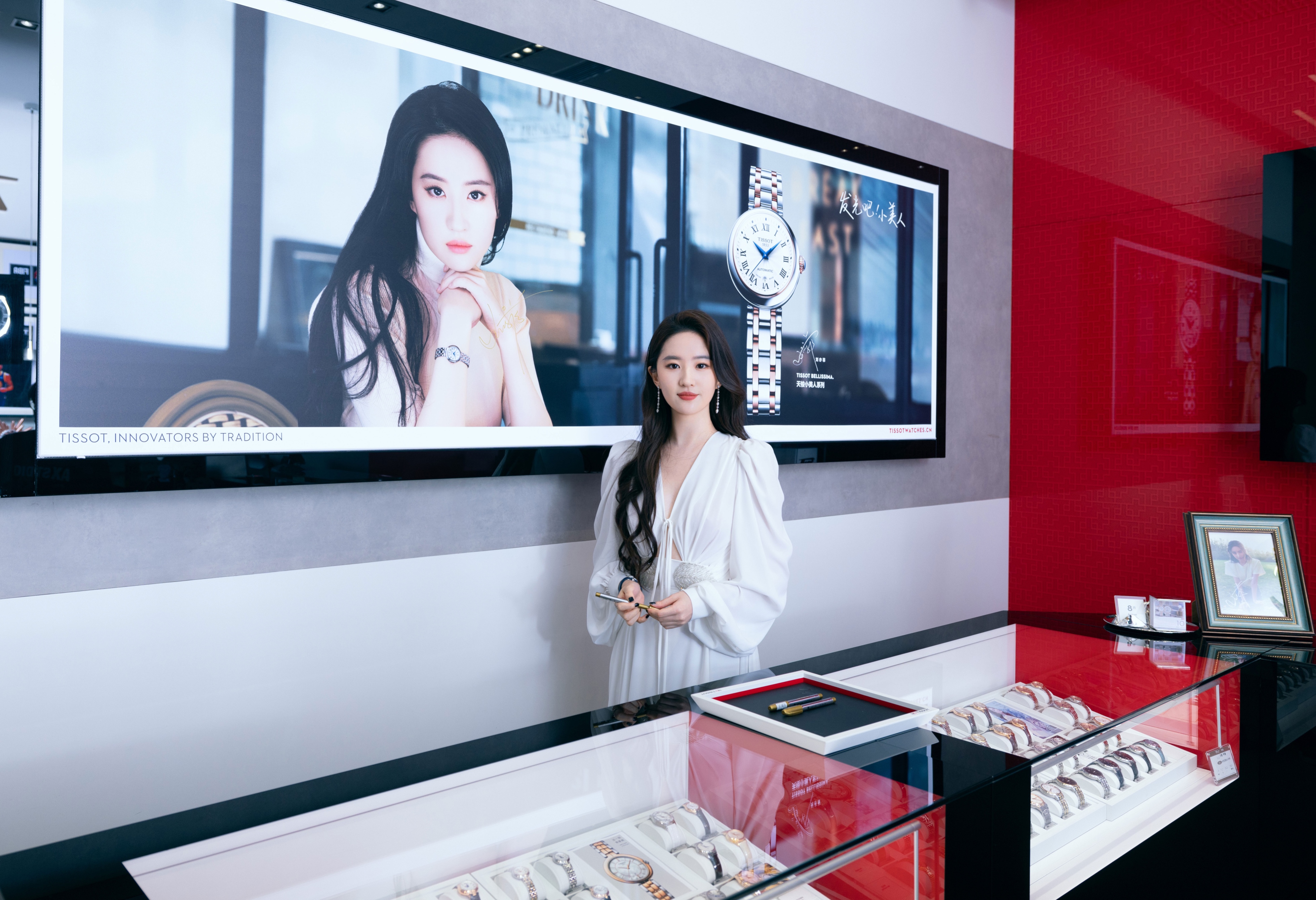 刘亦菲回武汉老家视频,刘亦菲古装合集宛如仙女下凡