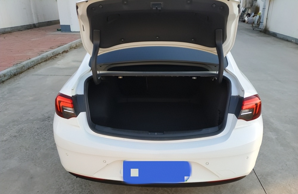 君威开了两年还是有股异味,君威开几年动力会下降