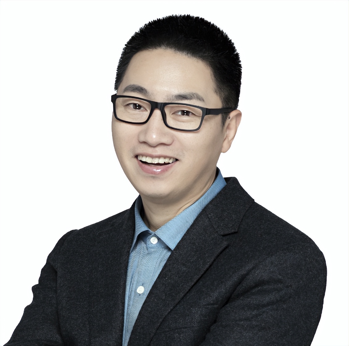 全网曝光量突破1000万+，国际顶流设计师与数字科学家组建豪华评委团助阵中国首个AIGC服装设计大赛！