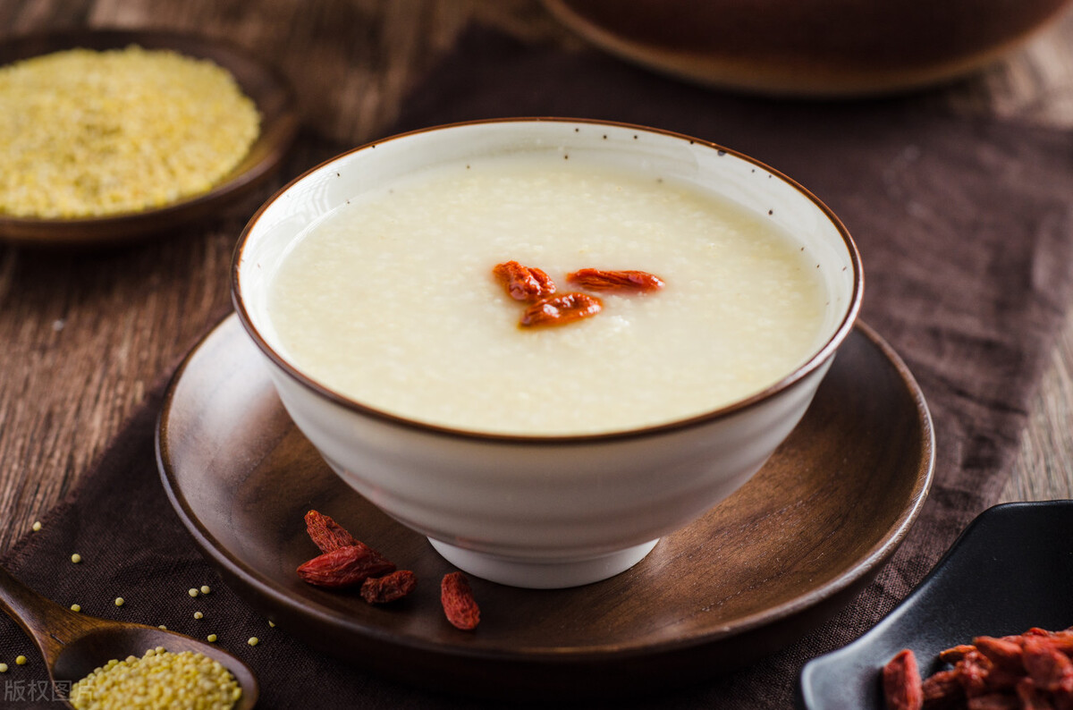 急性咽炎吃什么好得快,咽炎应该多吃什么