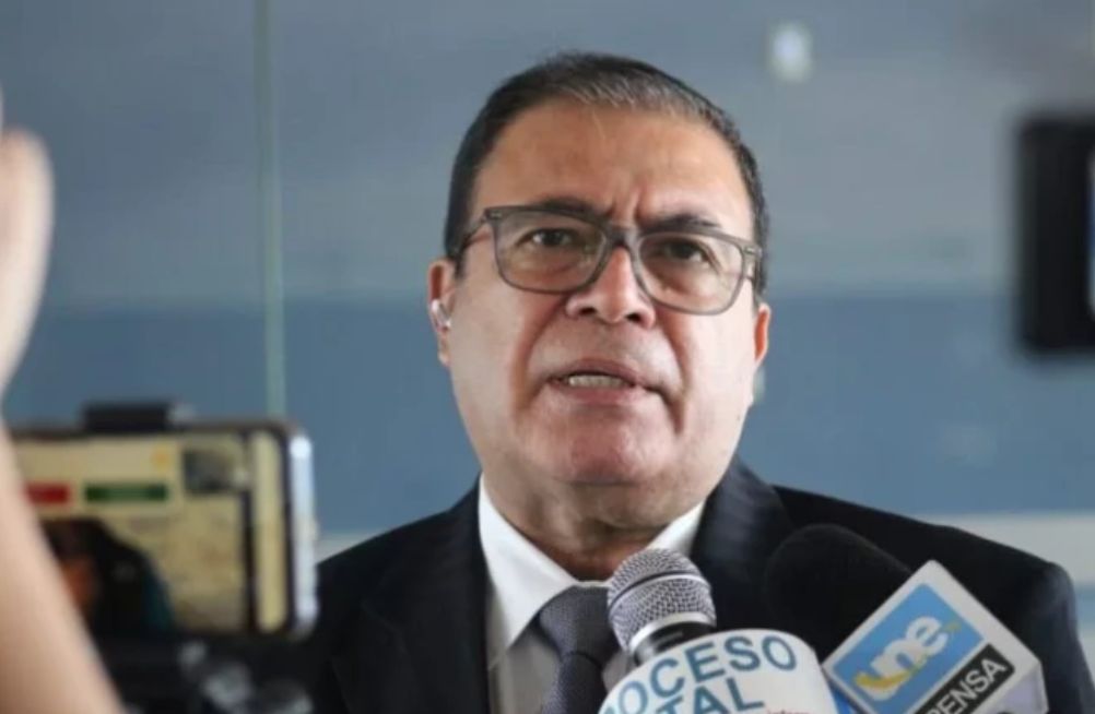 11日，军事冲突升级！美国想打世界大战？竟给乌军提供集束*弹炸**