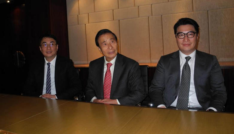 他生于广东，12岁能做黄金，炒股赚700亿，儿媳生子他奖励18.2亿