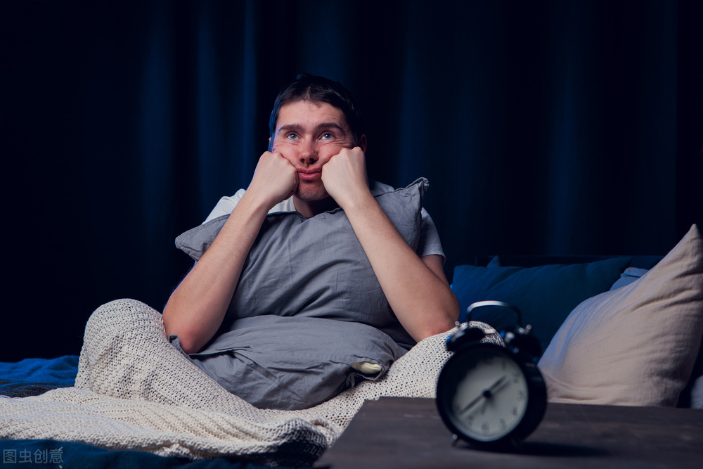 明明很疲劳还是睡不着失眠,明明已经很累了可是还是失眠