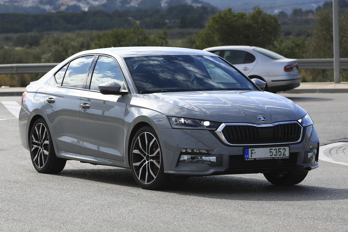 捷达vs5手动版和吉利缤越手动版,1.4t捷达vs5对比1.4t缤越