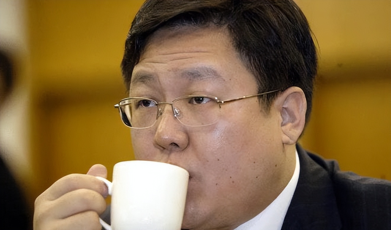 *明徐**:28岁成亿万富豪,44岁病死狱中,明星妻子为他守节