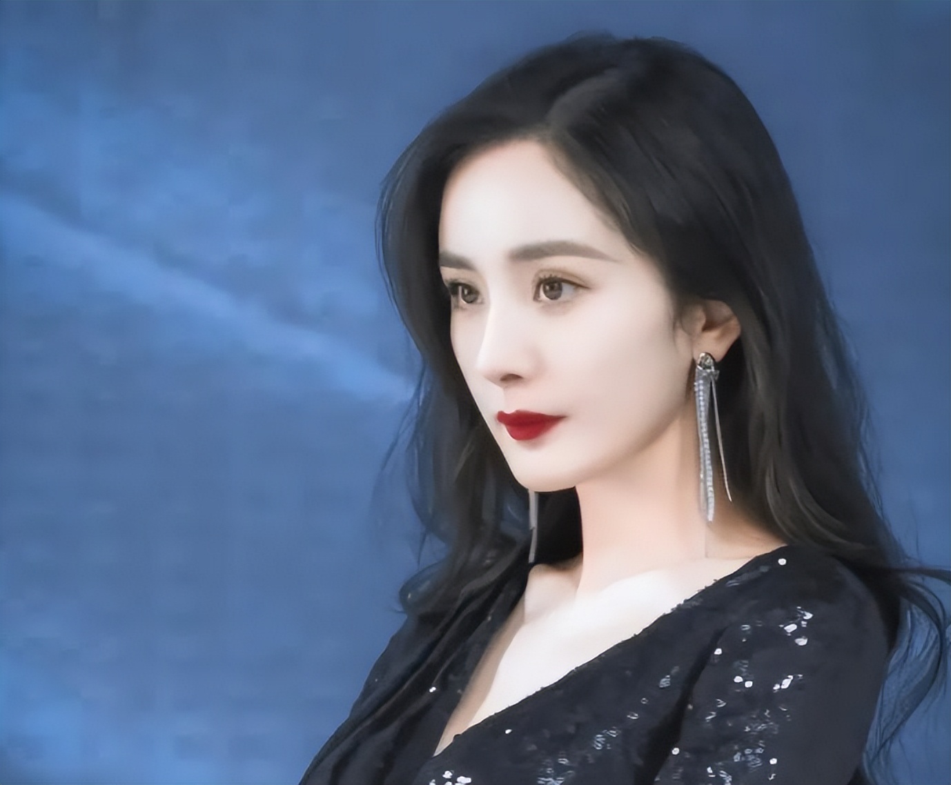 荷尔蒙旺盛的女性一般有什么特征,荷尔蒙旺盛的5个特征