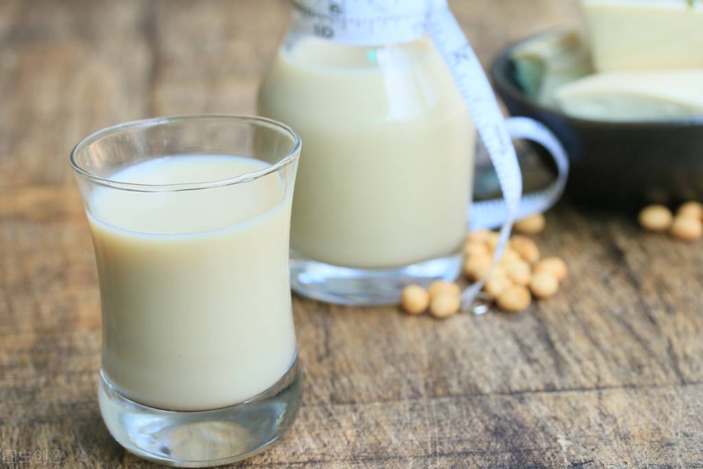 辟谣喝豆浆太多会导致乳腺癌,豆浆喝多了会得乳腺癌是真的吗