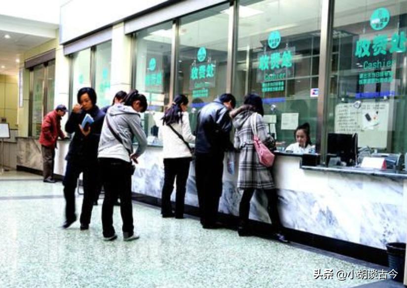 四川父亲忍痛拔掉儿子呼吸机,家人拔掉呼吸机视频